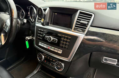 Внедорожник / Кроссовер Mercedes-Benz M-Class 2012 в 
