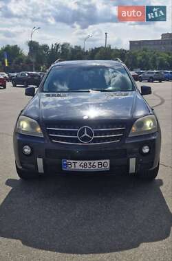 Позашляховик / Кросовер Mercedes-Benz M-Class 2006 в 