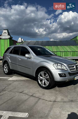 Позашляховик / Кросовер Mercedes-Benz M-Class 2010 в Києві