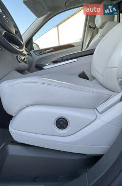 Позашляховик / Кросовер Mercedes-Benz M-Class 2013 в 