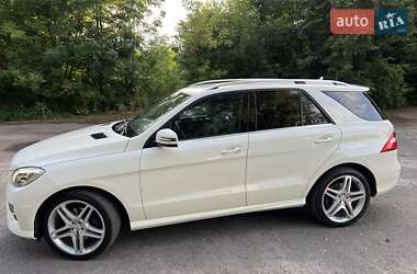 Внедорожник / Кроссовер Mercedes-Benz M-Class 2013 в 