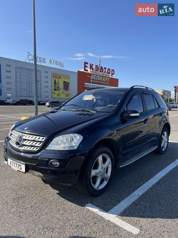 Позашляховик / Кросовер Mercedes-Benz M-Class 2005 в 