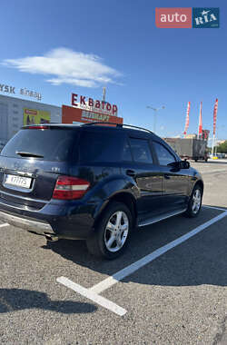 Позашляховик / Кросовер Mercedes-Benz M-Class 2005 в 