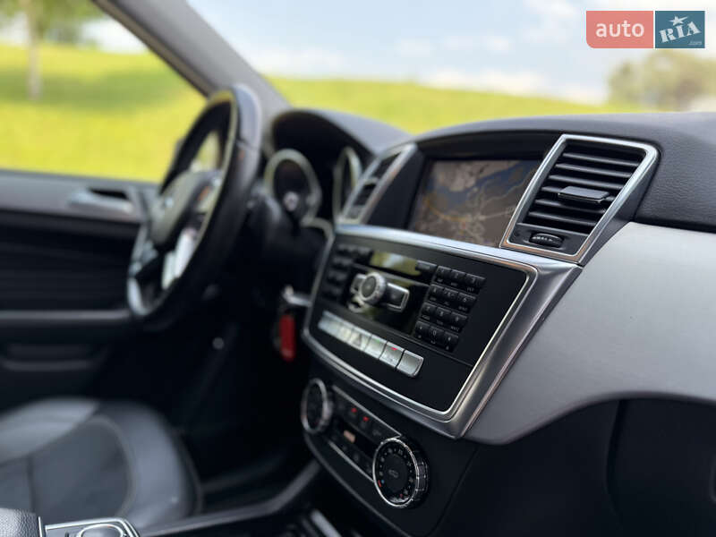 Внедорожник / Кроссовер Mercedes-Benz M-Class 2013 в Киеве