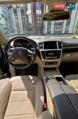 Внедорожник / Кроссовер Mercedes-Benz M-Class 2014 в 