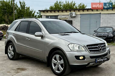 Внедорожник / Кроссовер Mercedes-Benz M-Class 2005 в 