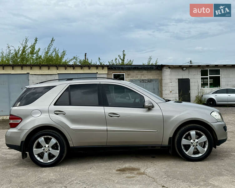 Внедорожник / Кроссовер Mercedes-Benz M-Class 2005 в Ровно