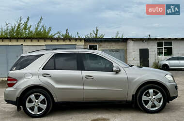 Внедорожник / Кроссовер Mercedes-Benz M-Class 2005 в 
