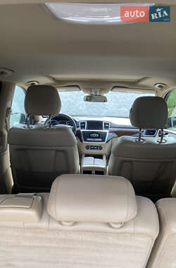 Позашляховик / Кросовер Mercedes-Benz M-Class 2013 в 