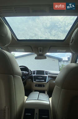 Позашляховик / Кросовер Mercedes-Benz M-Class 2013 в 