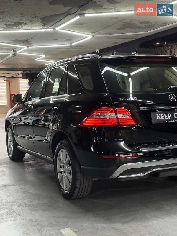 Позашляховик / Кросовер Mercedes-Benz M-Class 2015 в Одесі