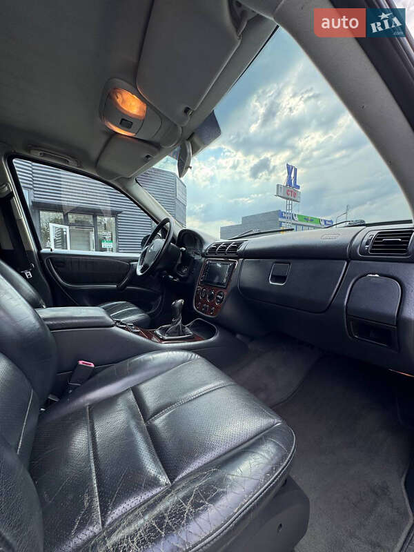 Позашляховик / Кросовер Mercedes-Benz M-Class 2000 в Запоріжжі