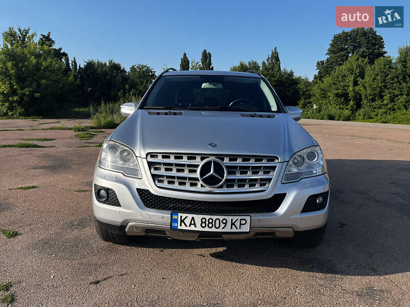 Внедорожник / Кроссовер Mercedes-Benz M-Class 2009 в 