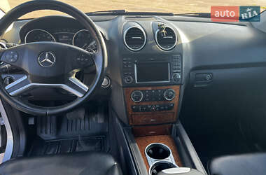 Внедорожник / Кроссовер Mercedes-Benz M-Class 2009 в 