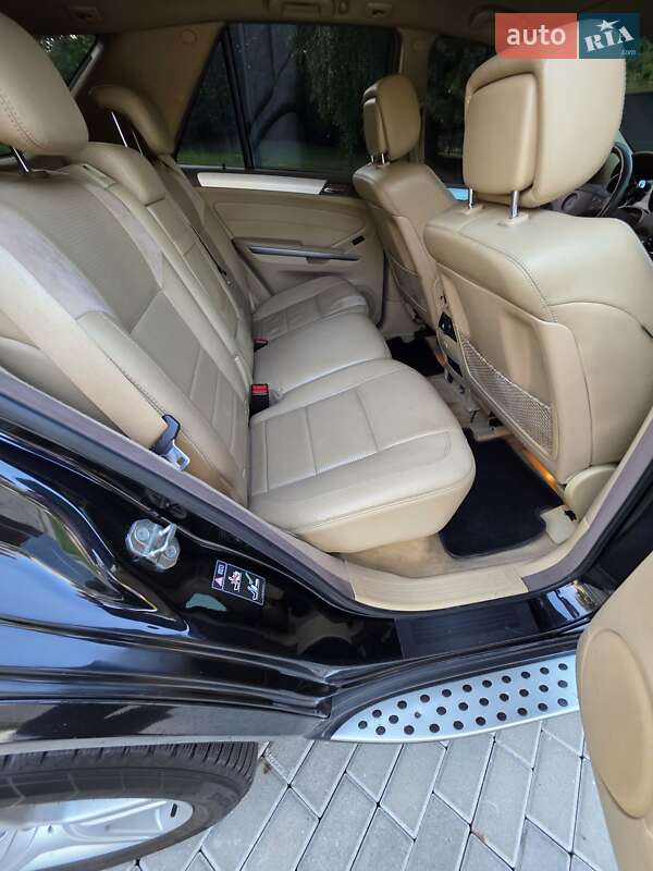 Позашляховик / Кросовер Mercedes-Benz M-Class 2006 в Рівному