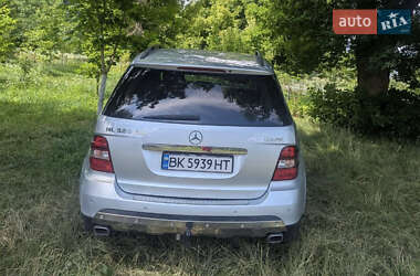 Внедорожник / Кроссовер Mercedes-Benz M-Class 2007 в 