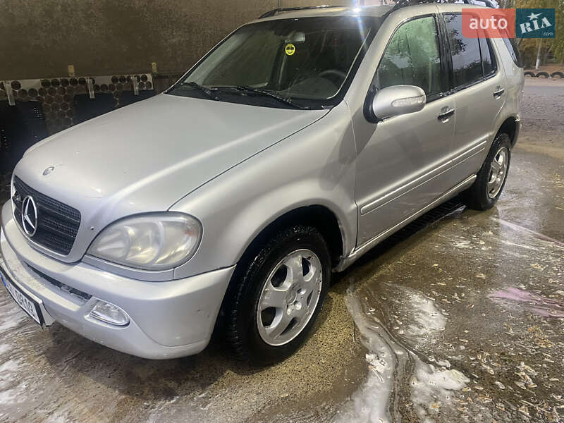 Внедорожник / Кроссовер Mercedes-Benz M-Class 2002 в Киеве