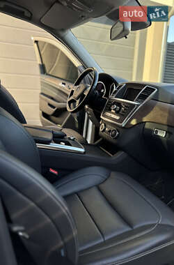 Позашляховик / Кросовер Mercedes-Benz M-Class 2013 в 