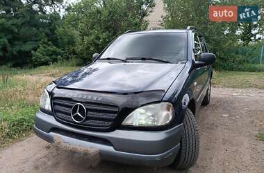 Позашляховик / Кросовер Mercedes-Benz M-Class 2001 в Слов'янську