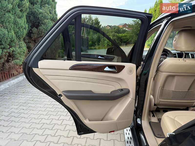 Позашляховик / Кросовер Mercedes-Benz M-Class 2012 в Хмельницькому