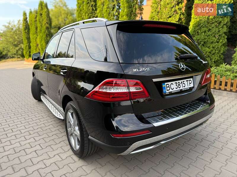 Позашляховик / Кросовер Mercedes-Benz M-Class 2012 в Хмельницькому