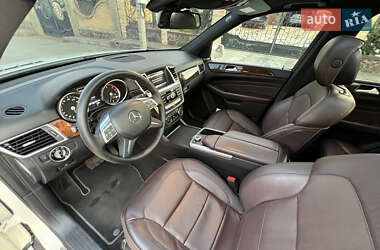 Позашляховик / Кросовер Mercedes-Benz M-Class 2012 в 