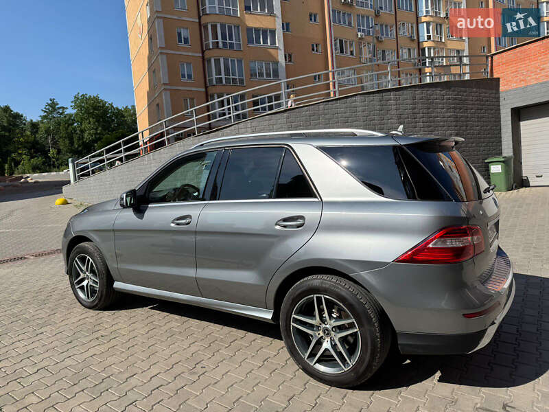 Позашляховик / Кросовер Mercedes-Benz M-Class 2012 в Чернівцях