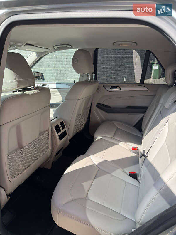 Позашляховик / Кросовер Mercedes-Benz M-Class 2012 в Чернівцях