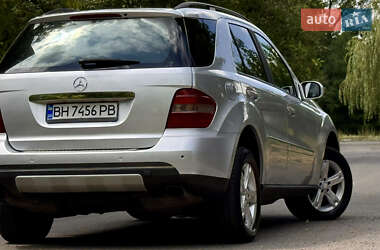 Позашляховик / Кросовер Mercedes-Benz M-Class 2005 в 