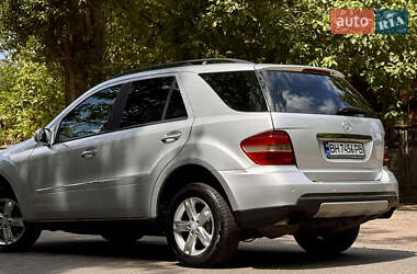 Позашляховик / Кросовер Mercedes-Benz M-Class 2005 в 