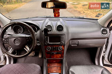 Позашляховик / Кросовер Mercedes-Benz M-Class 2005 в 