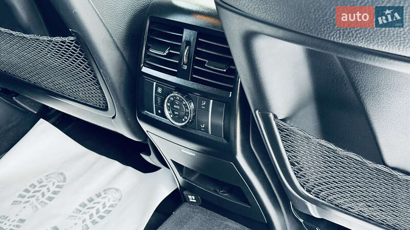 Внедорожник / Кроссовер Mercedes-Benz M-Class 2012 в Сваляве