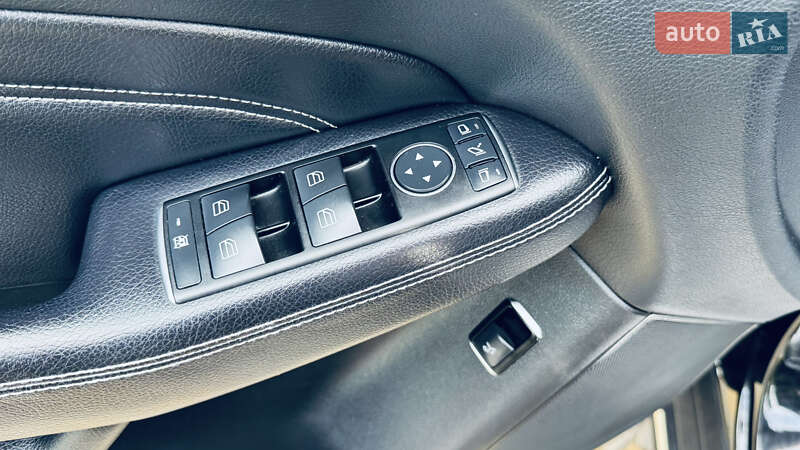 Внедорожник / Кроссовер Mercedes-Benz M-Class 2012 в Сваляве