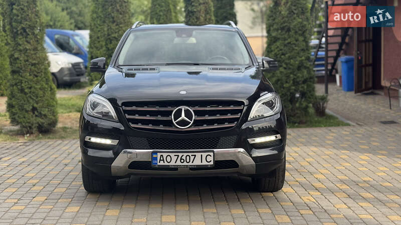Внедорожник / Кроссовер Mercedes-Benz M-Class 2012 в Сваляве