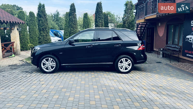Внедорожник / Кроссовер Mercedes-Benz M-Class 2012 в Сваляве