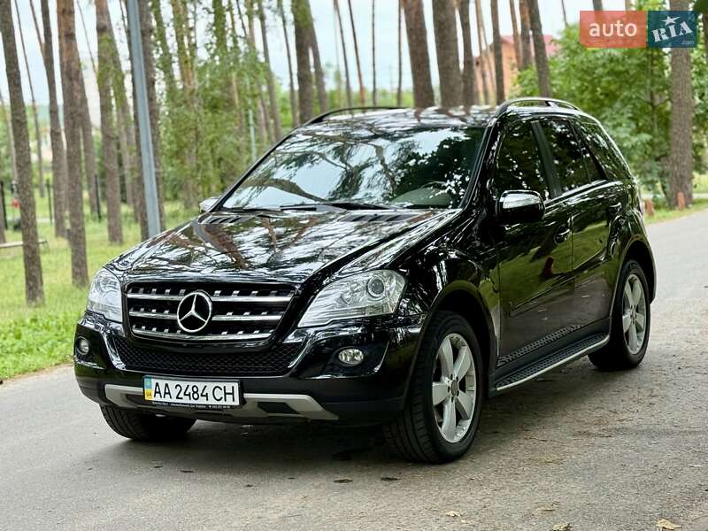 Mercedes-Benz M-Class 2010
