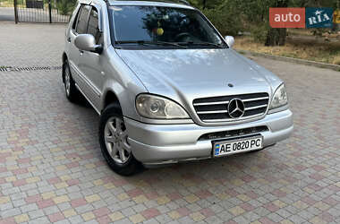 Позашляховик / Кросовер Mercedes-Benz M-Class 2001 в 