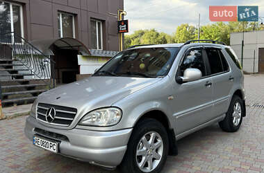Позашляховик / Кросовер Mercedes-Benz M-Class 2001 в 