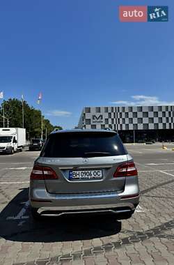 Внедорожник / Кроссовер Mercedes-Benz M-Class 2013 в 