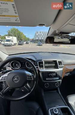 Внедорожник / Кроссовер Mercedes-Benz M-Class 2013 в 