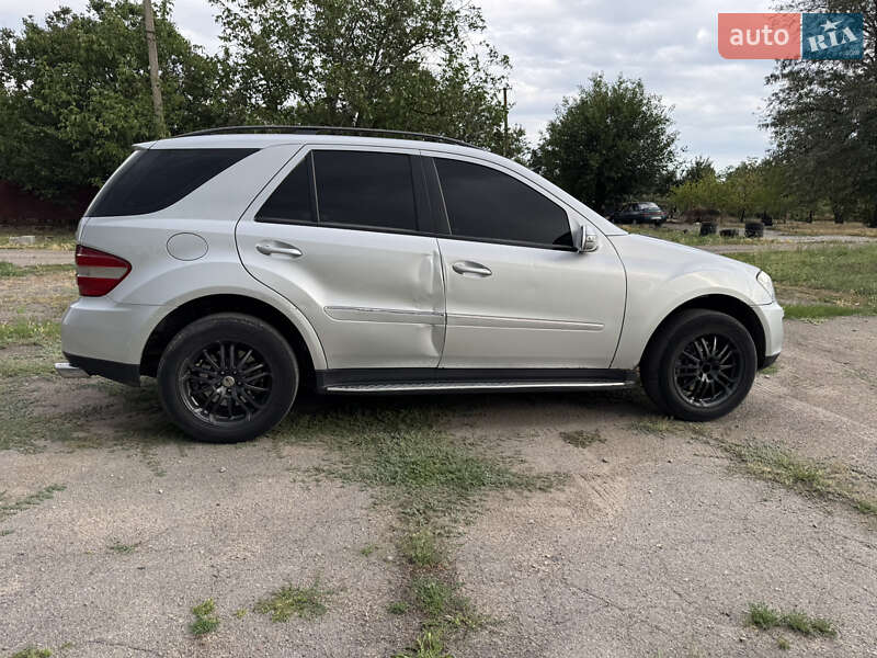 Позашляховик / Кросовер Mercedes-Benz M-Class 2006 в Запоріжжі