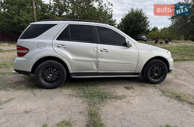 Внедорожник / Кроссовер Mercedes-Benz M-Class 2006 в 