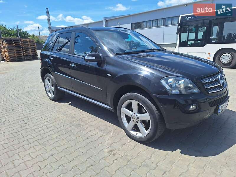 Позашляховик / Кросовер Mercedes-Benz M-Class 2008 в Нововолинську