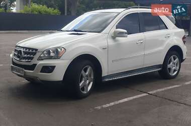 Mercedes-Benz M-Class 2010 Mercedes-Benz M-Class 2010
