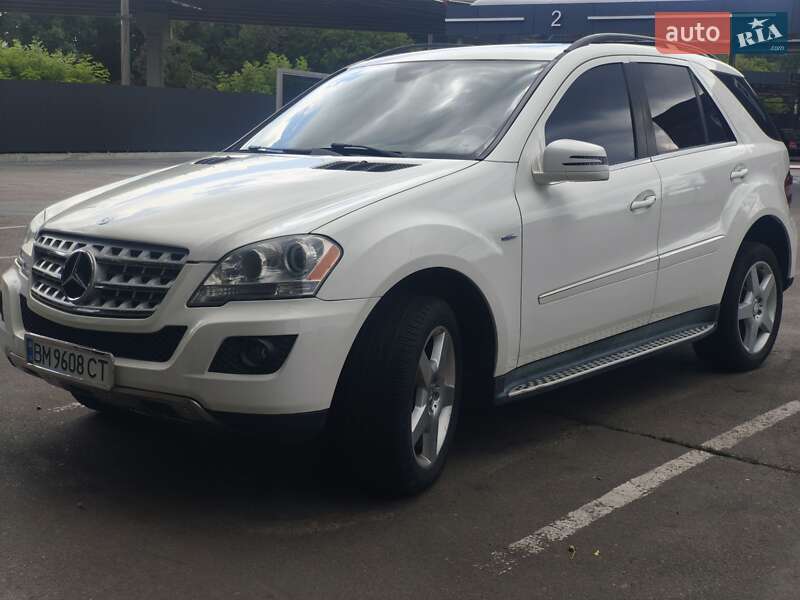 Позашляховик / Кросовер Mercedes-Benz M-Class 2010 в Броварах