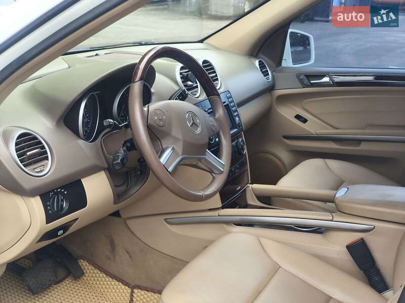 Позашляховик / Кросовер Mercedes-Benz M-Class 2010 в Броварах