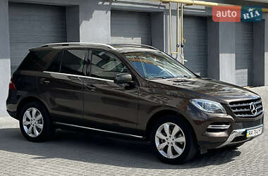 Внедорожник / Кроссовер Mercedes-Benz M-Class 2013 в 