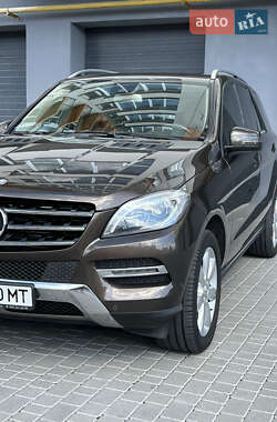 Внедорожник / Кроссовер Mercedes-Benz M-Class 2013 в 