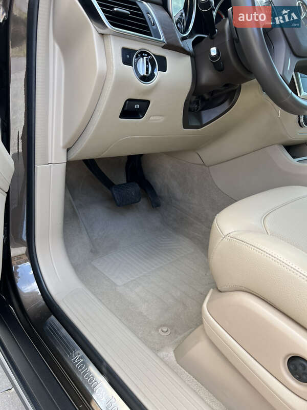 Внедорожник / Кроссовер Mercedes-Benz M-Class 2013 в Виннице