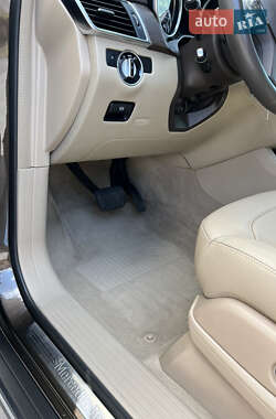 Внедорожник / Кроссовер Mercedes-Benz M-Class 2013 в 